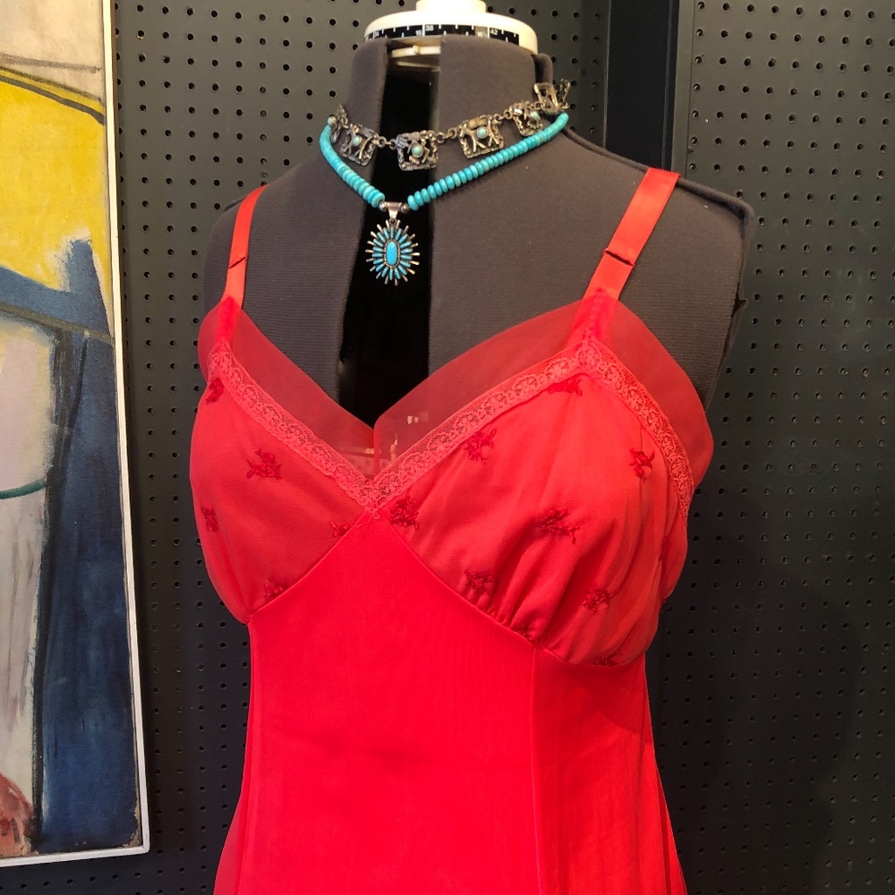 VINTAGE (NEVER WORN) CORAL MID-LENGTH SLIP DRESS - Picture 5 of 9